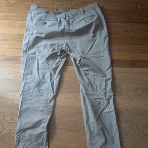 Uniqlo Slim Fit Chinos 33x34